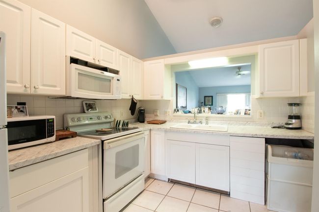 8285 Fresh Crk, Condo with 2 bedrooms, 2 bathrooms and null parking in West Palm Beach FL | Image 5