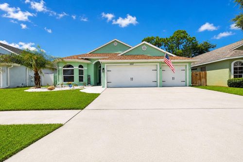 1747 Wood Brook St, TARPON SPRINGS, FL, 34689-7511 | Card Image
