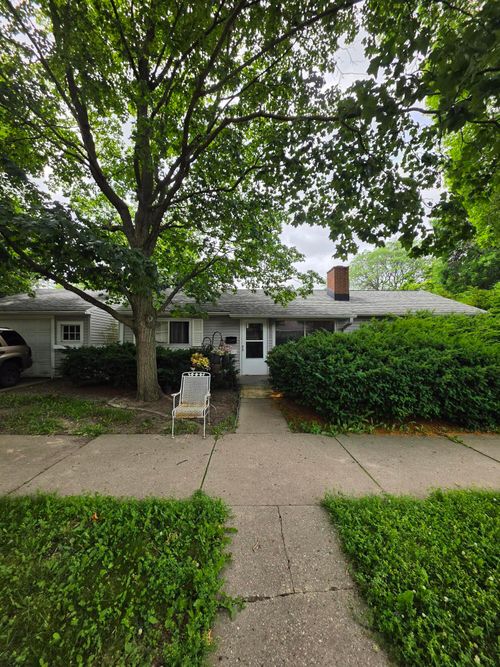 8329 W Auer Ave, Milwaukee, WI, 53222 | Card Image