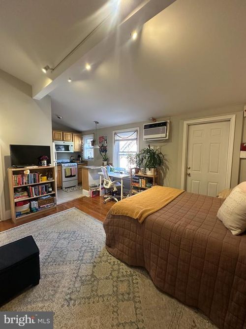 apt-3r-910 Clinton St, PHILADELPHIA, PA, 19107-6102 | Card Image