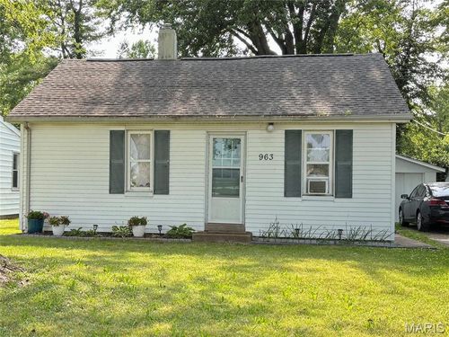 963 Green Mount Ln, Belleville, IL, 62220-3458 | Card Image