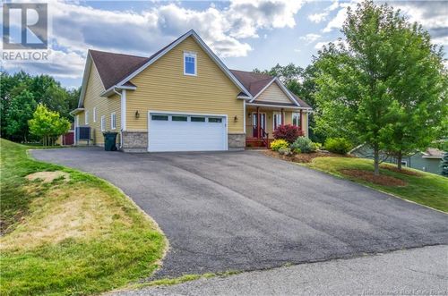 79 Laura Dr, Quispamsis, NB, E2E6B4 | Card Image