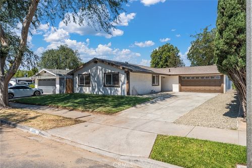 3491 Crownsworth St, Corona, CA, 92879-5319 | Card Image