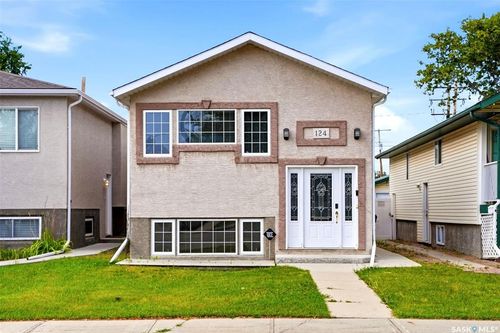 124 College Avenue, House with 4 bedrooms, 4 bathrooms and 2 parking in Regina SK | Card Image