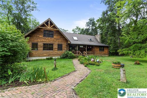325 Raubsville Rd, Williams Twp, PA, 18042-9755 | Card Image