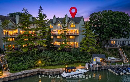 4-40 Ontario St S, Grand Bend, ON, N0M1T0 | Card Image