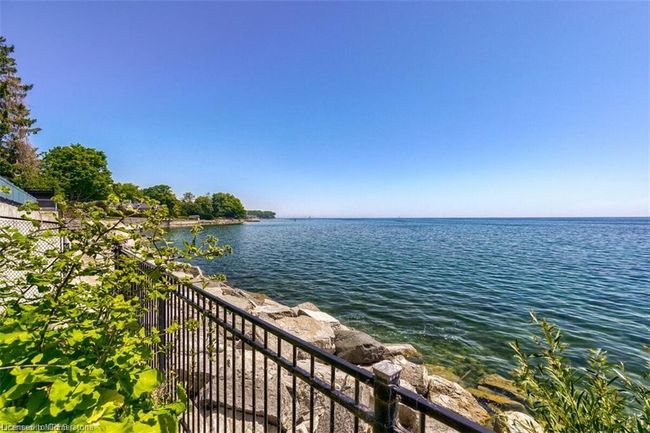 1044 Argyle Dr, House other with 4 bedrooms, 3 bathrooms and 10 parking in Oakville ON | Image 6