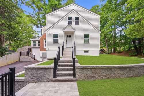 63 Russell Rd, Wellesley, MA, 02482-4327 | Card Image