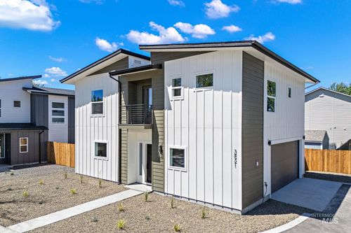 3821 N Jackie Ln, Boise, ID, 83704-4211 | Card Image