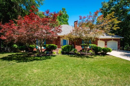 204 Fair Oaks Dr, Bryant, AR, 72022-3200 | Card Image