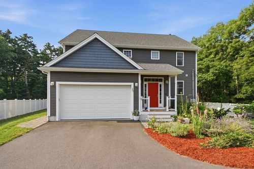 35 Milford St, Medway, MA, 02053-1630 | Card Image