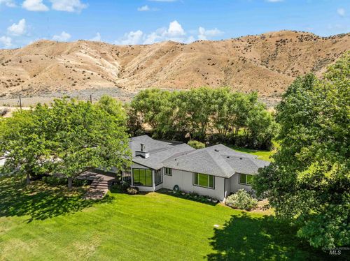 4501 Marvel Ln, Emmett, ID, 83617-9043 | Card Image