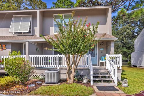 236 Highpoint Dr, Diamondhead, MS, 39525-3860 | Card Image