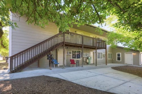 415 Se J St, Grants Pass, OR, 97526-3008 | Card Image