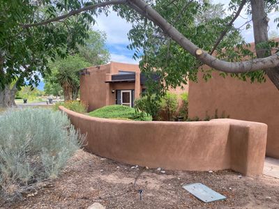 1013 El Alhambra Circle Nw, House other with 3 bedrooms, 1 bathrooms and null parking in Los Ranchos NM | Image 2