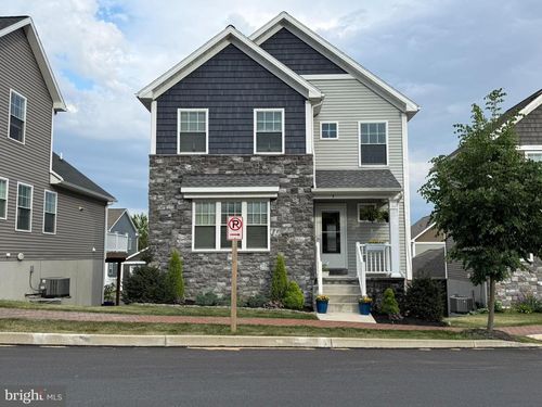 4 Pacific Blvd, EPHRATA, PA, 17522-8355 | Card Image