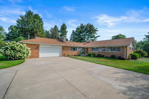 1161 Fox Hills Dr, Howell, MI, 48843 | Card Image