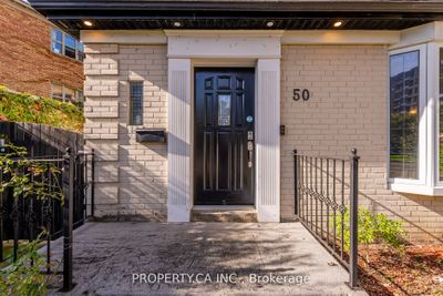 50 S Kingsway, House other with 3 bedrooms, 2 bathrooms and 4 parking in Toronto ON | Image 2