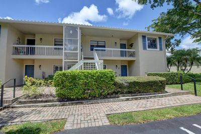 D - 8 Westgate Lane, Condo with 3 bedrooms, 2 bathrooms and null parking in Boynton Beach FL | Image 1