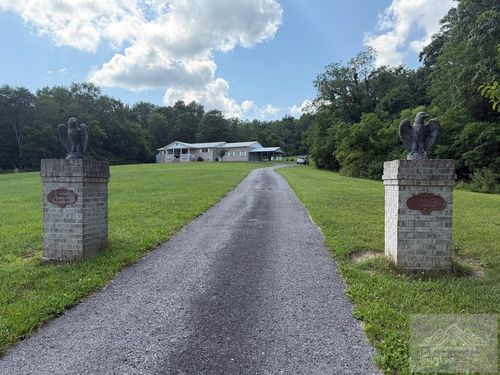 305 Eagles Nest Rd, Bluefield, WV, 24701-6609 | Card Image