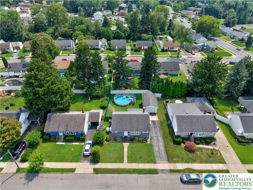 1547 Dale Ln, BETHLEHEM, PA, 18018-1716 | Card Image