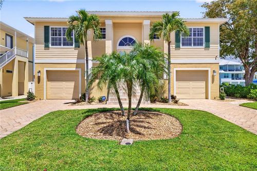 243 Driftwood Ln, FORT MYERS BEACH, FL, 33931-4305 | Card Image