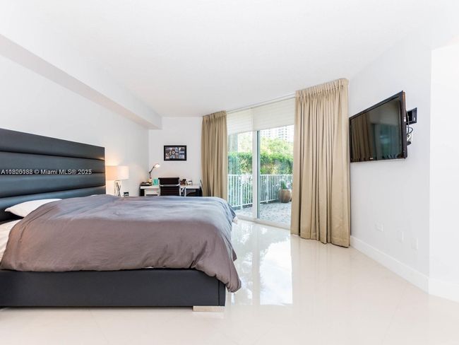 APT-102 - 3370 Ne 190 Th St, Condo with 2 bedrooms, 3 bathrooms and null parking in Aventura FL | Image 17