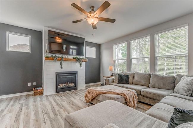 28 Rolling Rock Way, House other with 4 bedrooms, 4 bathrooms and 2 parking in DALLAS GA | Image 5