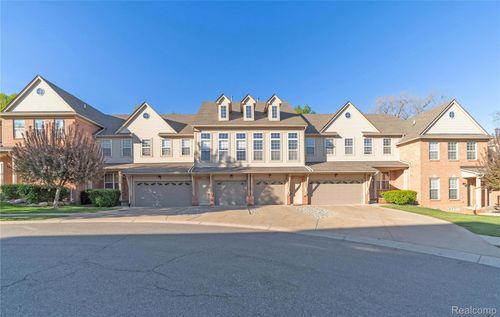 5143 Parsley Dr, Shelby Twp, MI, 48316-5728 | Card Image