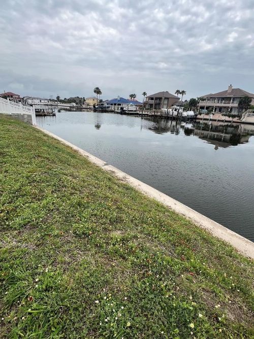 110 Bay Ct, Aransas Pass, TX, 78336-5232 | Card Image