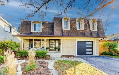 47 Manor Dr, Kitchener, ON, N2A2T9 | Card Image