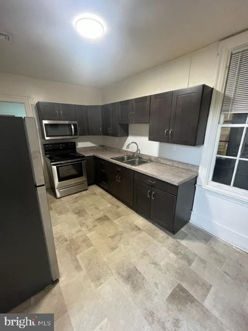132 W Market St, YORK, PA, 17401-1316 | Card Image