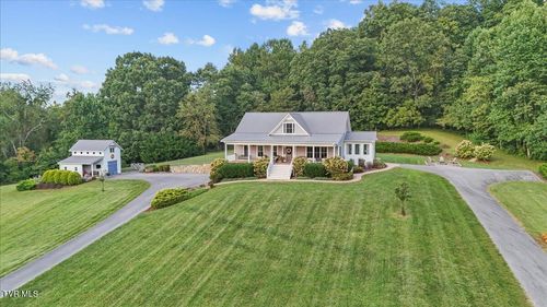 951 Hamilton Trl, Piney Flats, TN, 37686-3929 | Card Image