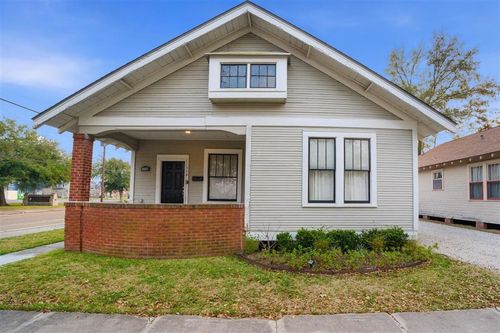 718 Division St, Lake Charles, LA, 70601-4305 | Card Image