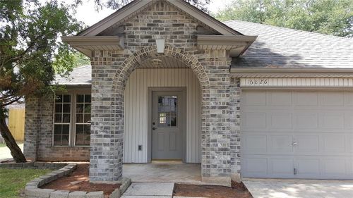 16826 Tranquil Dr, Sugar Land, TX, 77498-1990 | Card Image