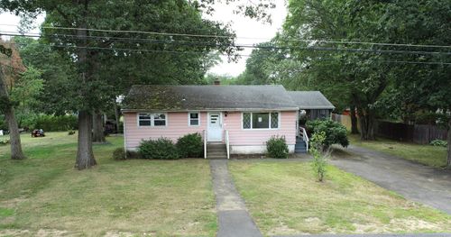 99 Hickory Ln, Wolcott, CT, 06716-2203 | Card Image