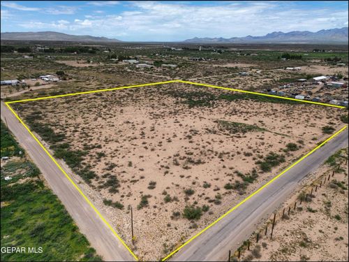2080 Hot Peppers Rd, Chaparral, NM, 88081 | Card Image