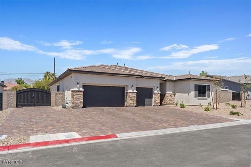 5851 Slate Rock Ct, Las Vegas, NV, 89149-3952 | Card Image