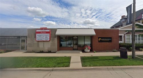 1229 1st Ave Se, Cedar Rapids, IA, 52402-5007 | Card Image