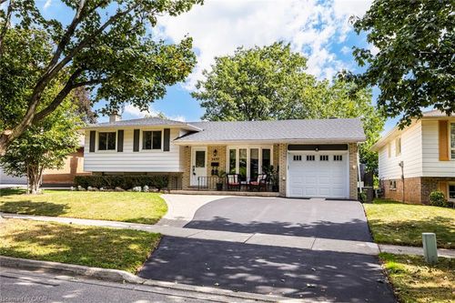 2037 Mountain Grove Ave, Burlington, ON, L7P2H8 | Card Image