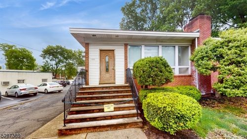 1053 Westfield Ave, RAHWAY, NJ, 07065-2040 | Card Image