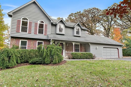 35W788 Burr Oak Ln, Dundee, IL, 60118-9546 | Card Image
