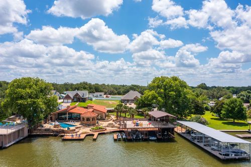 136 Hidden Oaks Dr, Kingsland, TX, 78639-3776 | Card Image