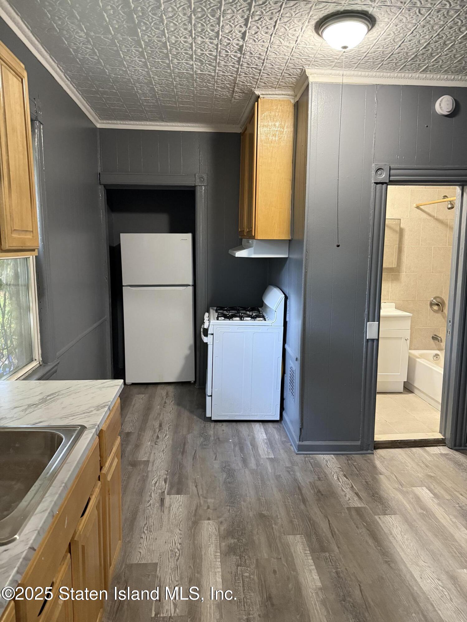 Residential Lease in Staten Island 4