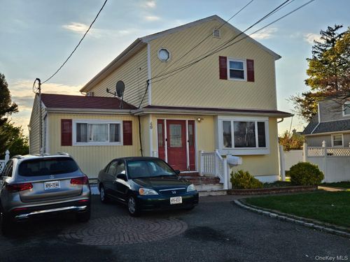 49 Volta Street, Babylon, NY, 11726 | Card Image