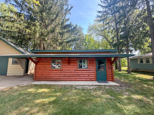 N5164 Forest Glen Beach Rd, Green Lake, WI, 54971 | Card Image