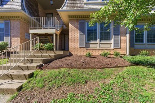 86-3000 Hillsboro Pike, Nashville, TN, 37215-1325 | Card Image