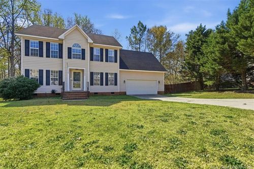 8409 Deertrot Dr, Fayetteville, NC, 28314-6092 | Card Image