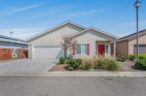 375 Amber Ln, Dinuba, CA, 93618-6603 | Card Image