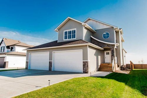 10729 145 Ave, Grande Prairie, AB, T8X0X6 | Card Image